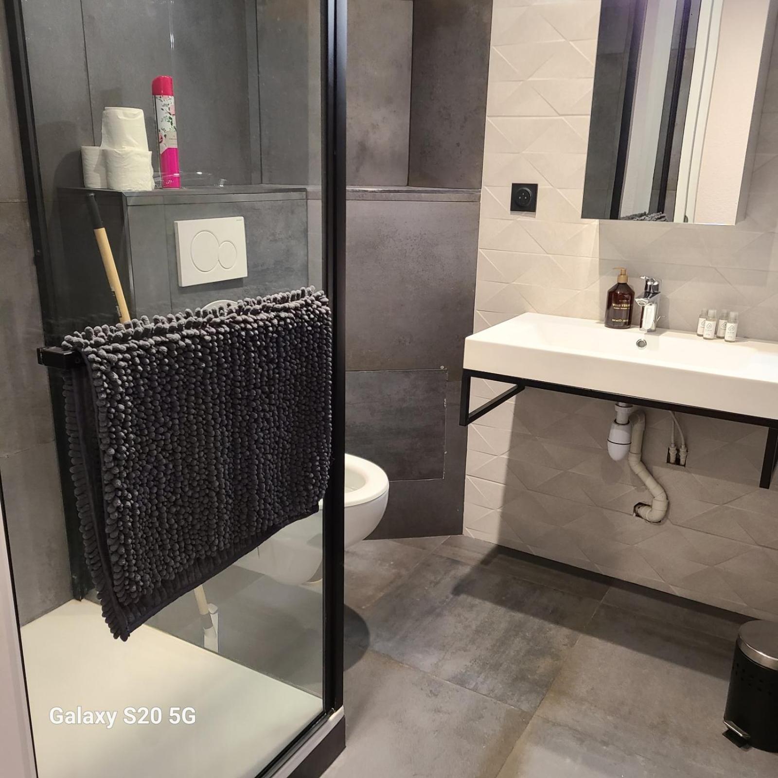 Studio Tendance - Chambery Luaran gambar